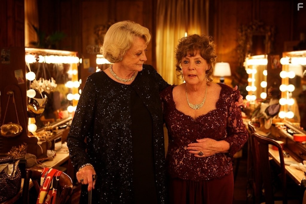Maggie Smith and Pauline Collins in Квартет (2012)