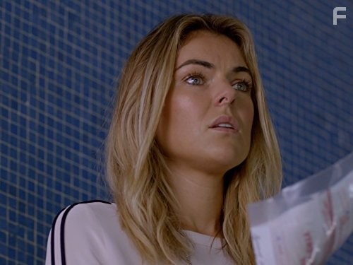 Serinda Swan in Грейсленд (2013)