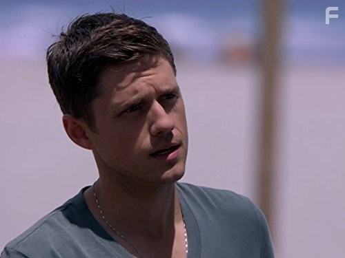 Aaron Tveit in Грейсленд (2013)