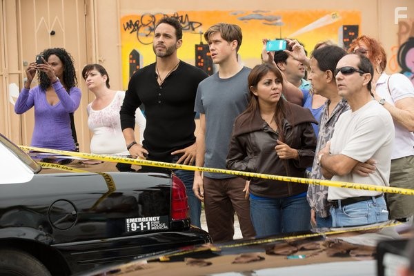 Daniel Sunjata and Aaron Tveit in Грейсленд (2013)