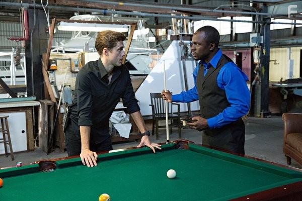 Gbenga Akinnagbe and Aaron Tveit in Грейсленд (2013)