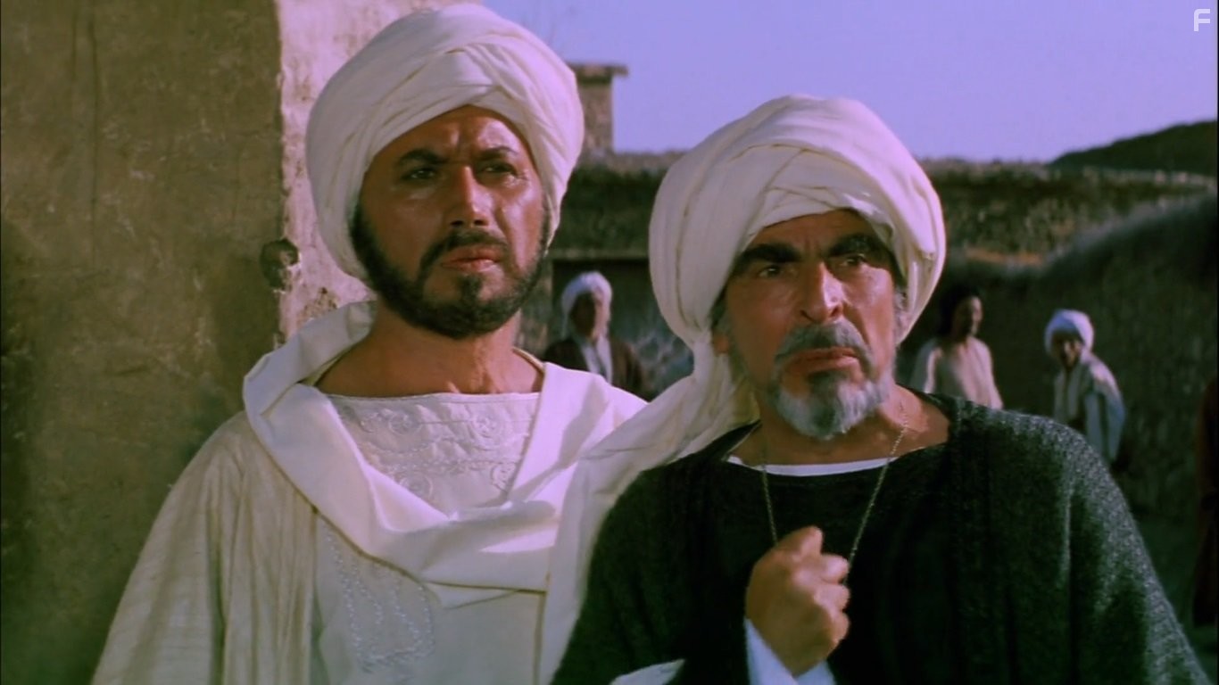 Michael Ansara and Martin Benson in Послание (1976)