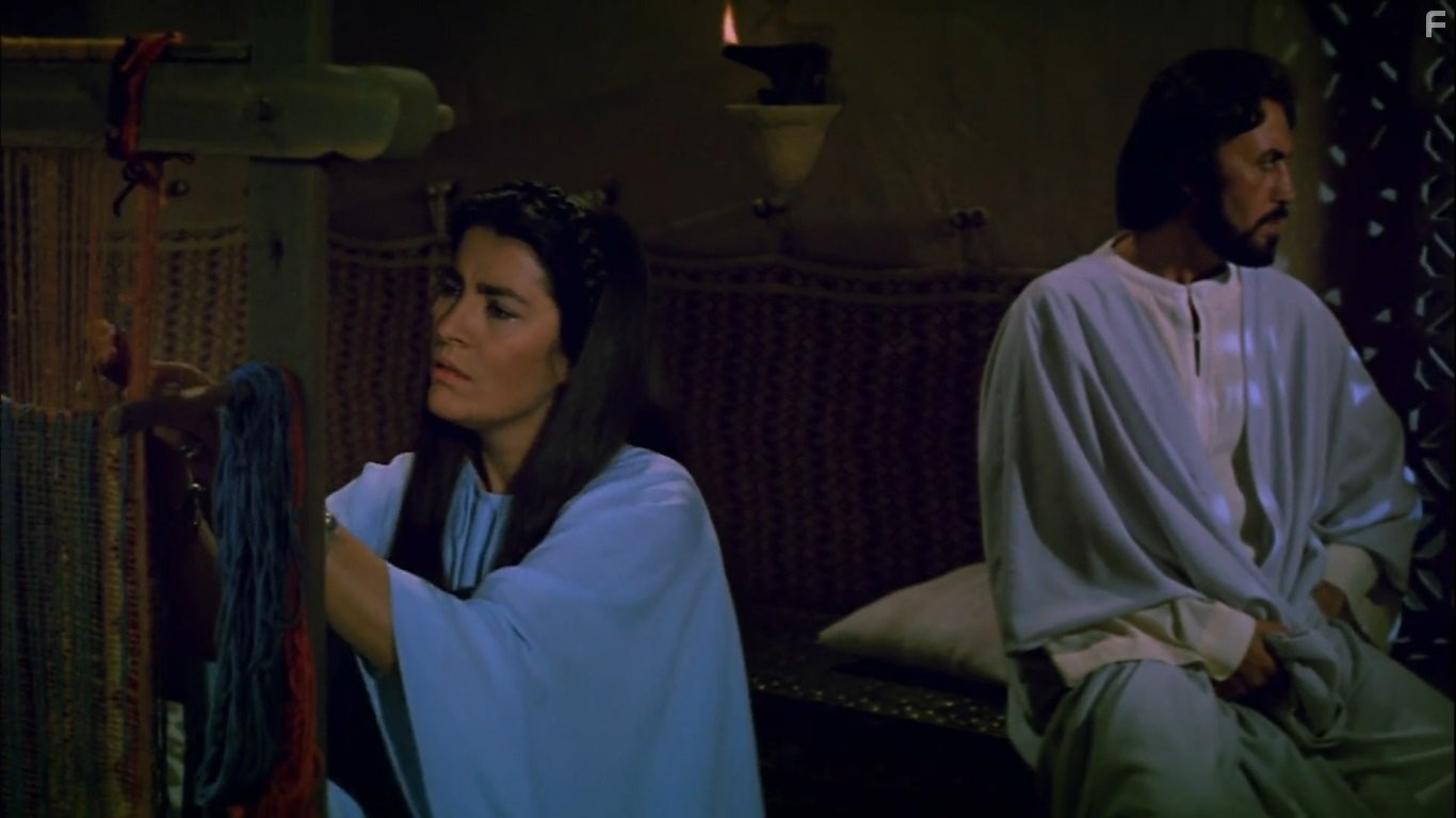 Michael Ansara and Irene Papas in Послание (1976)