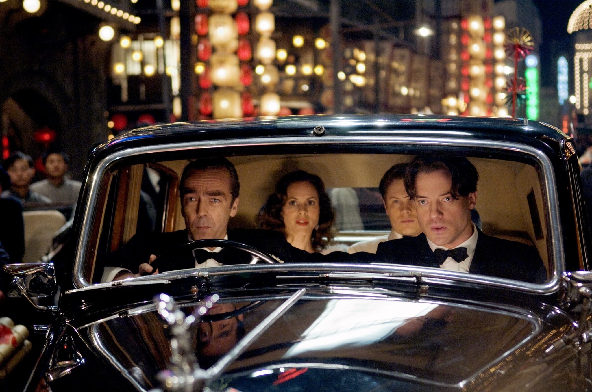 Brendan Fraser, John Hannah, Maria Bello, and Luke Ford in Мумия: Гробница Императора Драконов (2008)