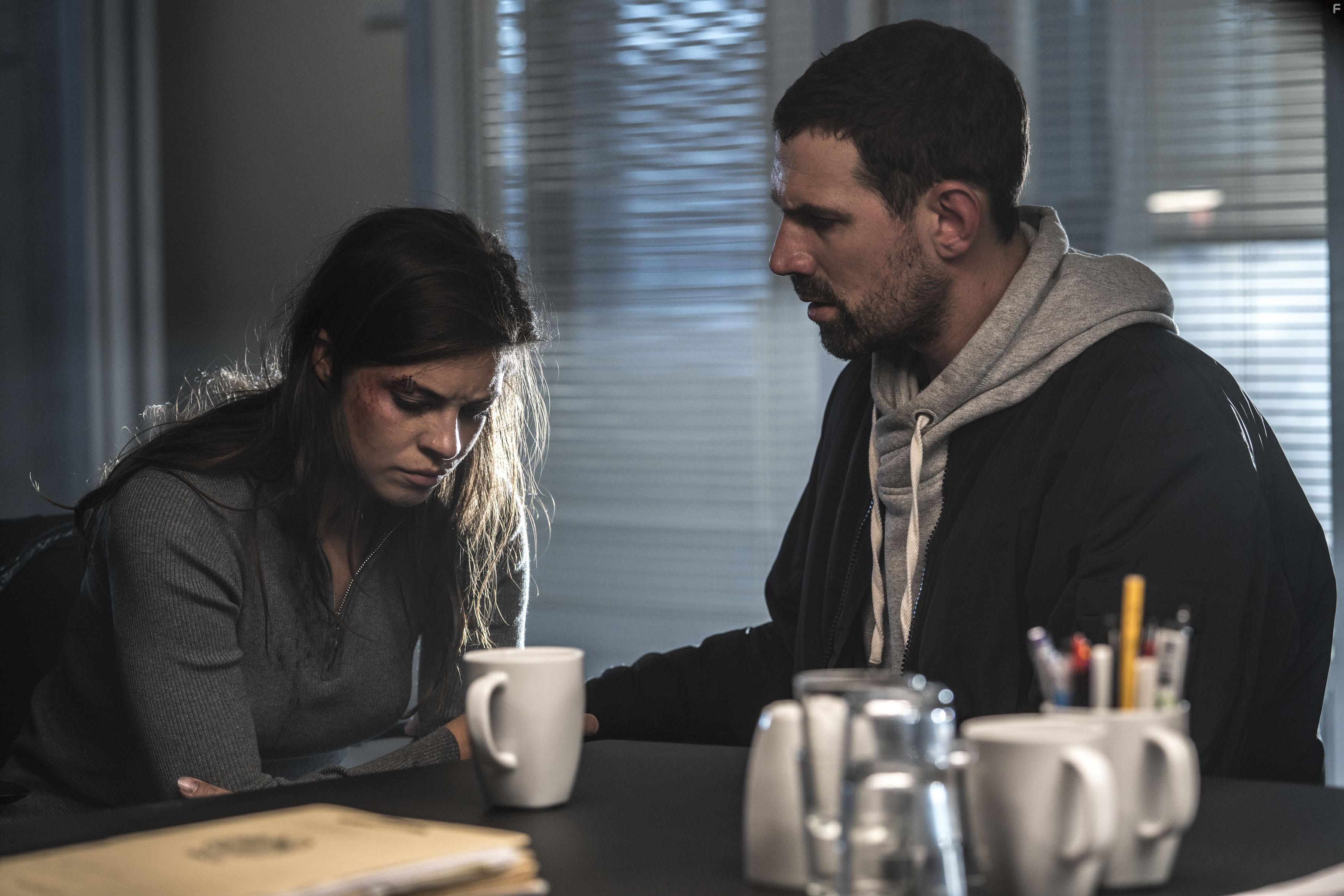 Kenneth M. Christensen and Natalie Madueo in Den som drber - Fanget af mrket (2019)
