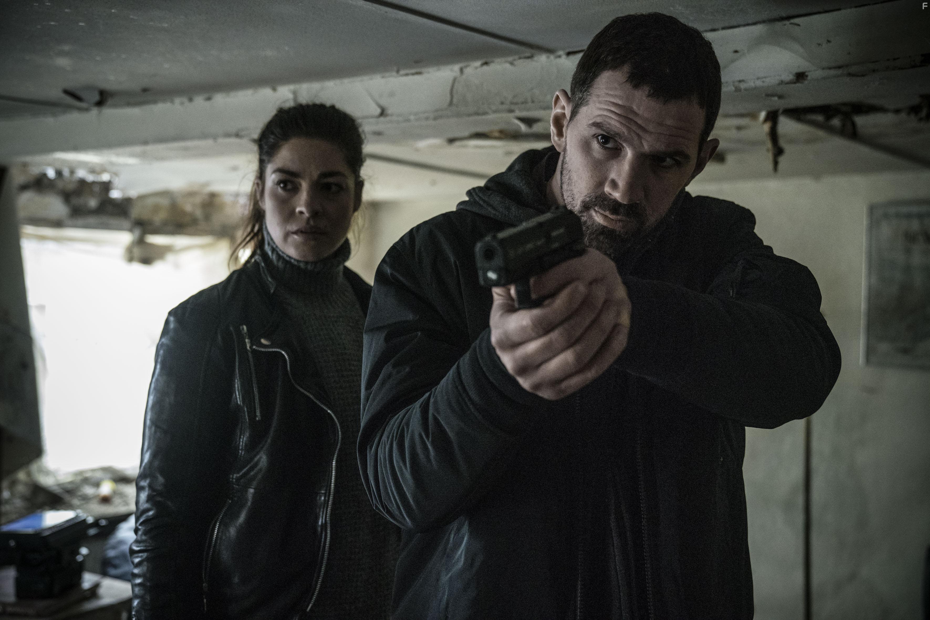 Kenneth M. Christensen and Natalie Madueo in Den som drber - Fanget af mrket (2019)