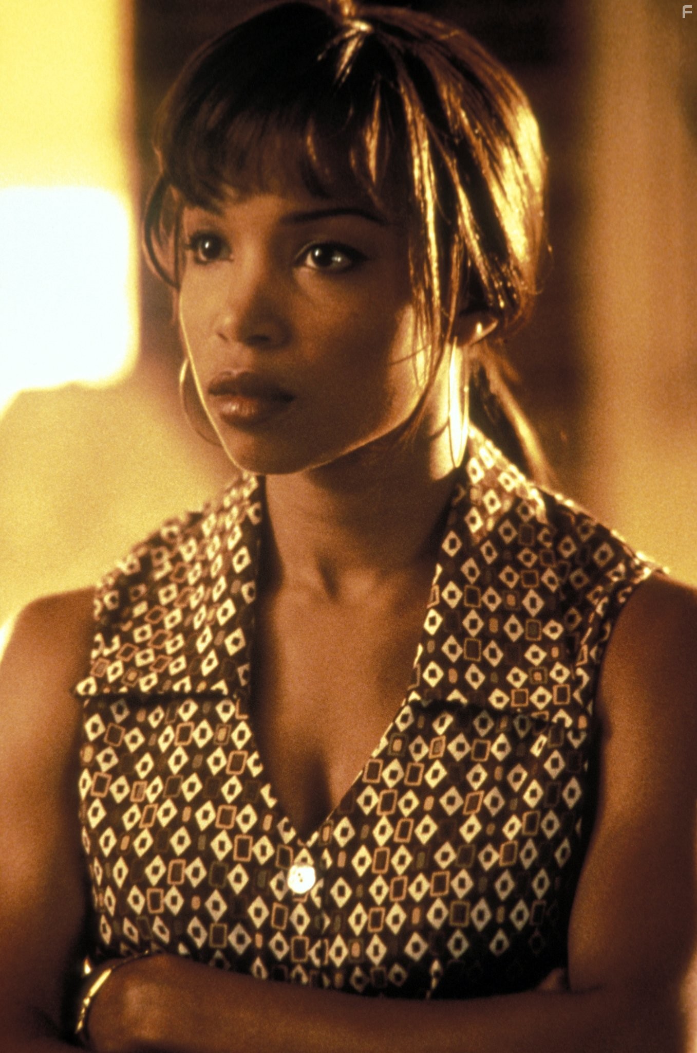 Elise Neal in Деньги решают все (1997)