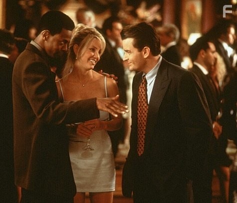 Heather Locklear, Charlie Sheen, and Chris Tucker in Деньги решают все (1997)