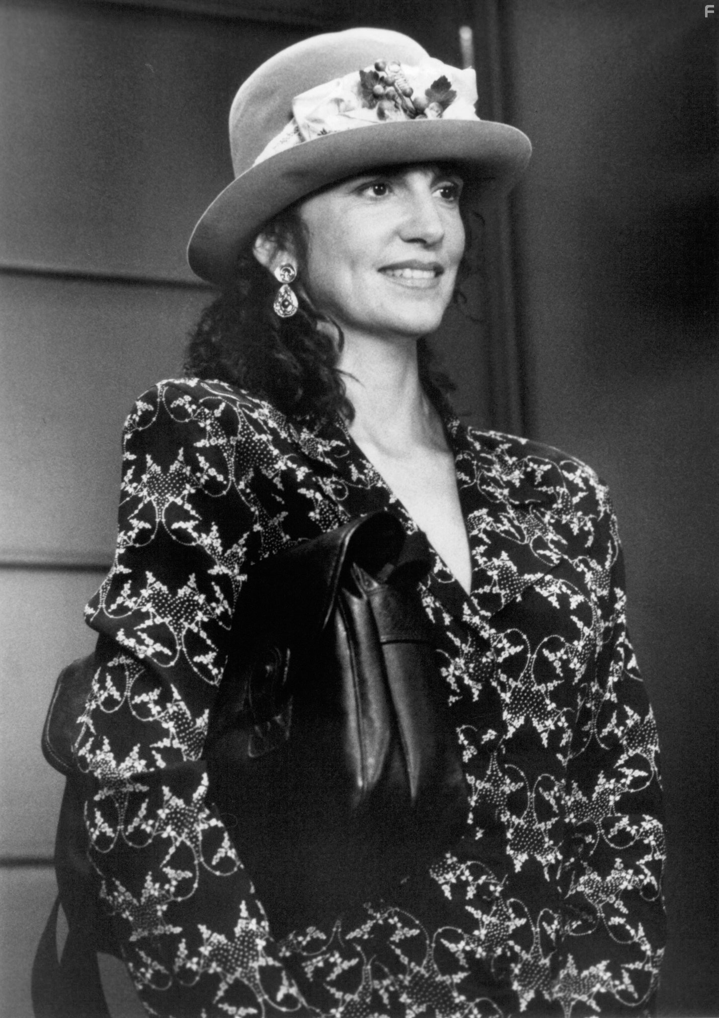 Mercedes Ruehl in Другой ты (1991)