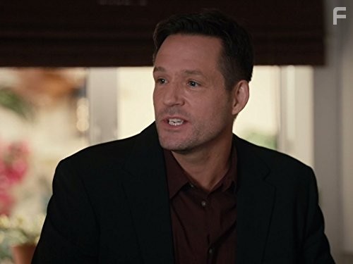 Josh Hopkins in Город хищниц (2009)