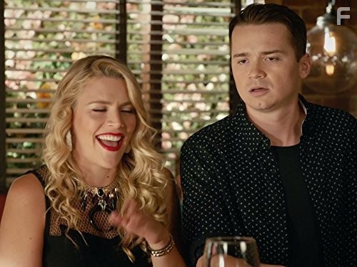 Busy Philipps and Dan Byrd in Город хищниц (2009)