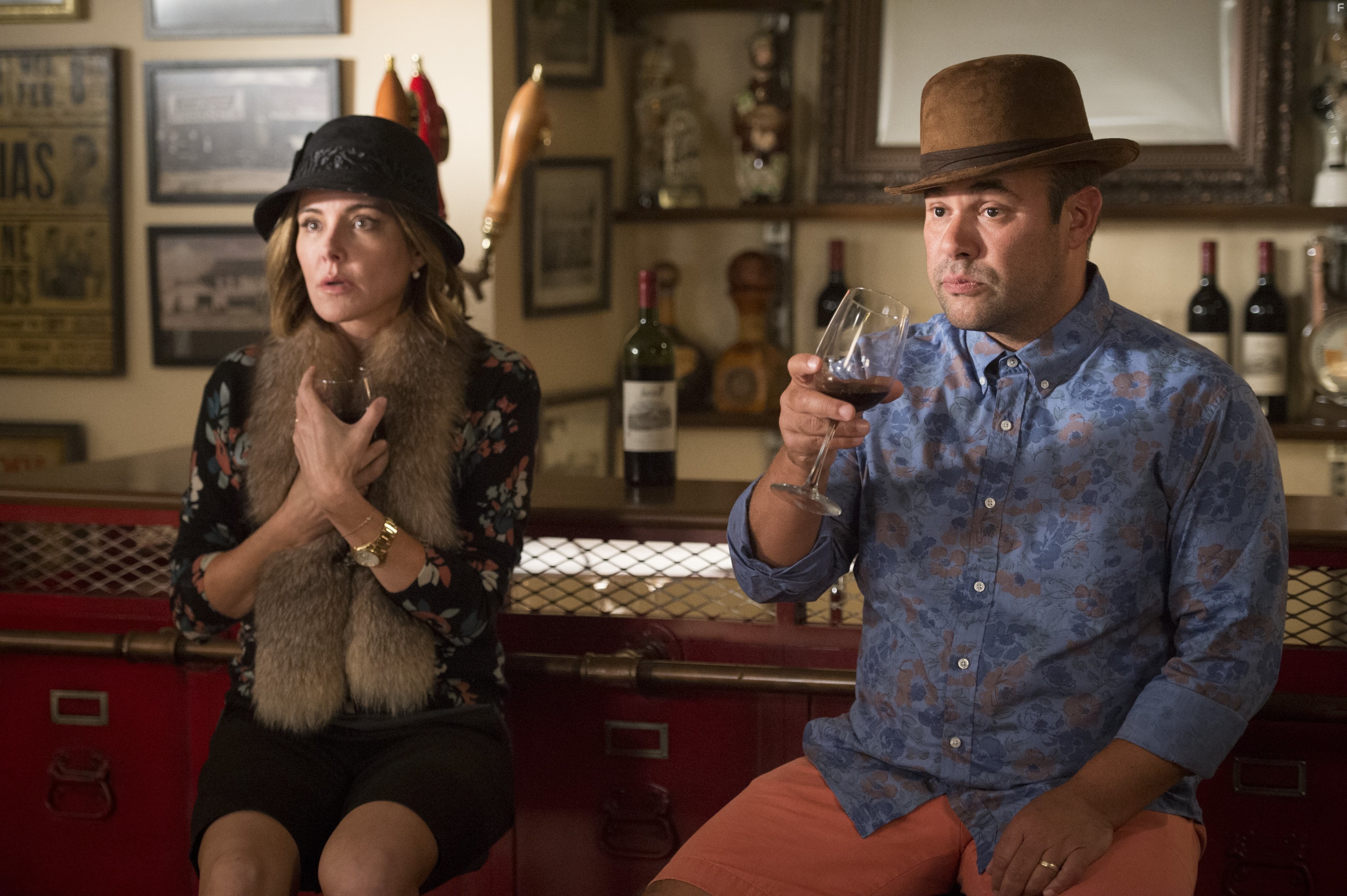 Ian Gomez and Christa Miller in Город хищниц (2009)