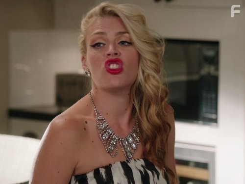 Busy Philipps in Город хищниц (2009)