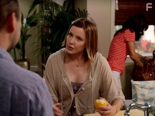 Christa Miller in Город хищниц (2009)