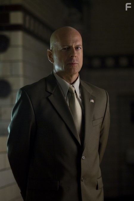 Bruce Willis in Убийство школьного президента (2008)