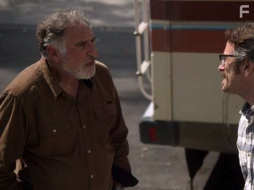 Judd Hirsch and Marc Maron in Мэрон (2013)