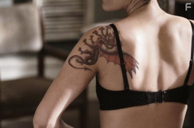 Annabeth Gish in Вспомни, что будет (2009)