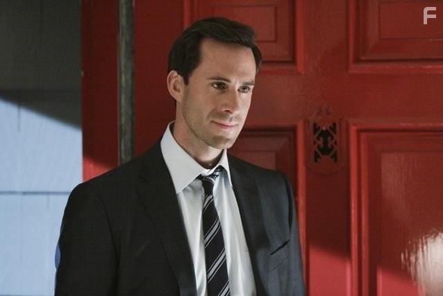 Joseph Fiennes in Вспомни, что будет (2009)