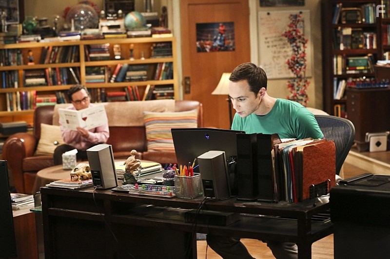 Johnny Galecki and Jim Parsons in Теория большого взрыва (2007)