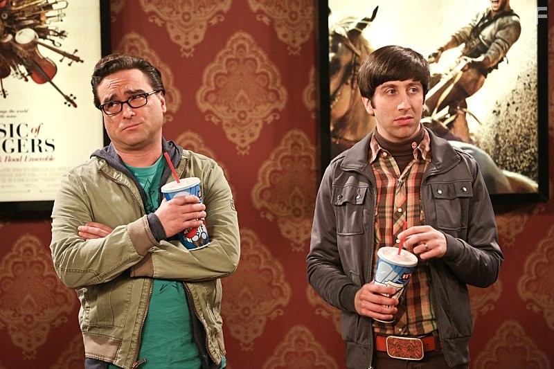 Johnny Galecki and Simon Helberg in Теория большого взрыва (2007)