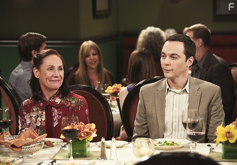 Laurie Metcalf and Jim Parsons in Теория большого взрыва (2007)