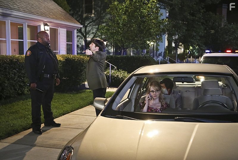 Simon Helberg and Melissa Rauch in Теория большого взрыва (2007)