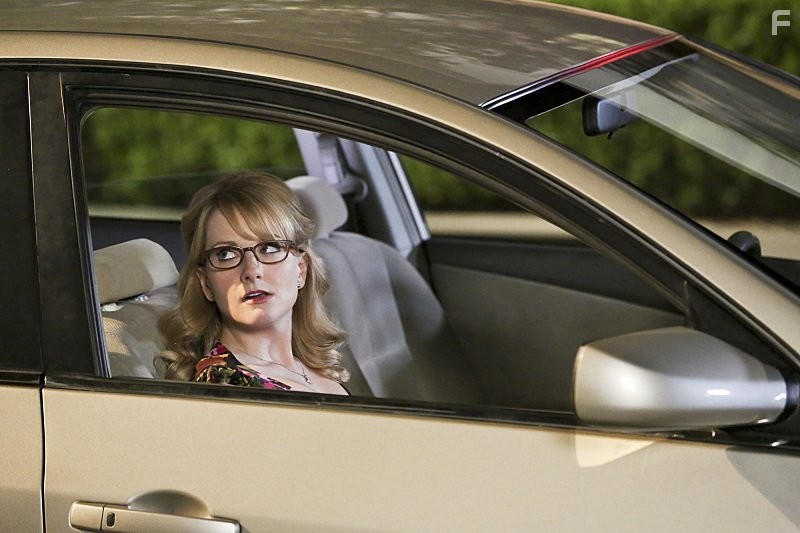 Melissa Rauch in Теория большого взрыва (2007)