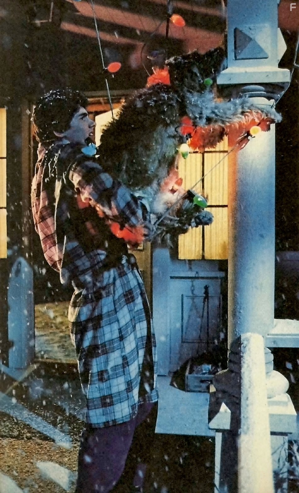 Zach Galligan and Mushroom in Гремлины (1984)