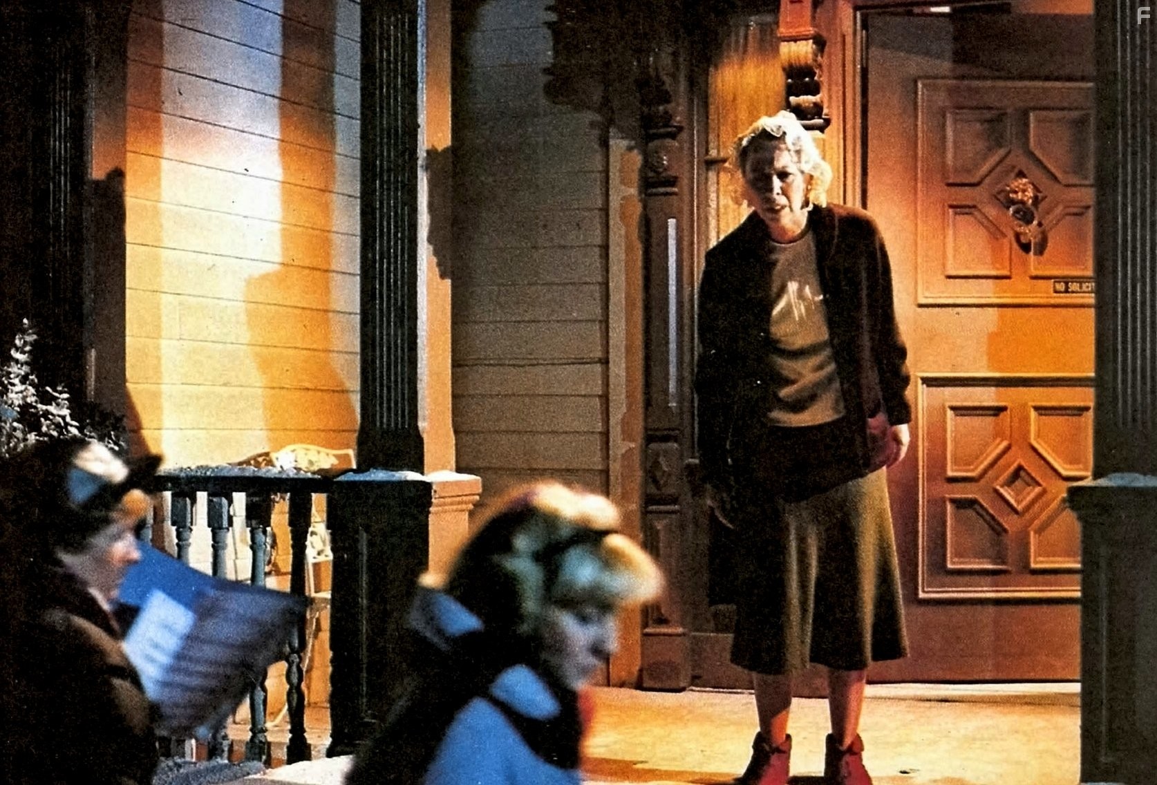 Polly Holliday in Гремлины (1984)