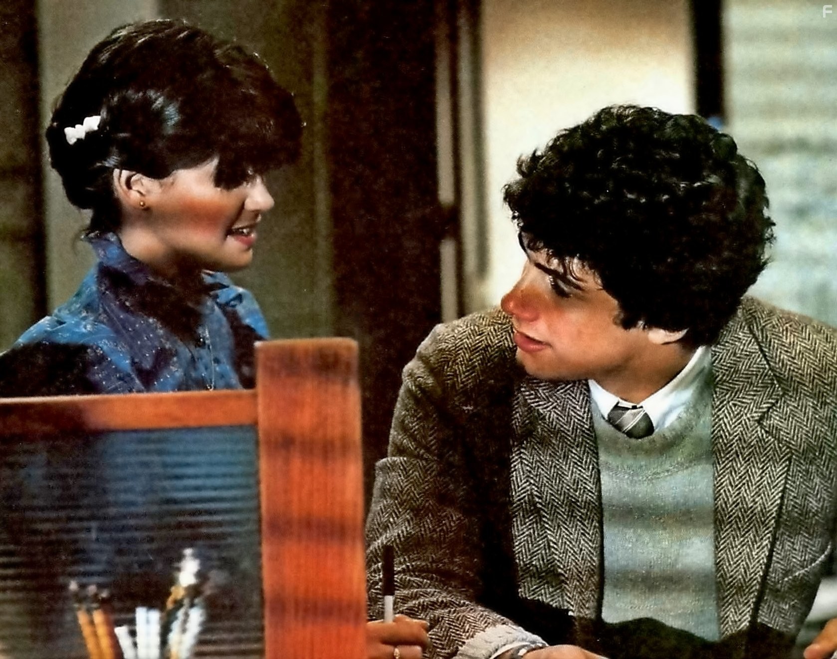 Phoebe Cates and Zach Galligan in Гремлины (1984)