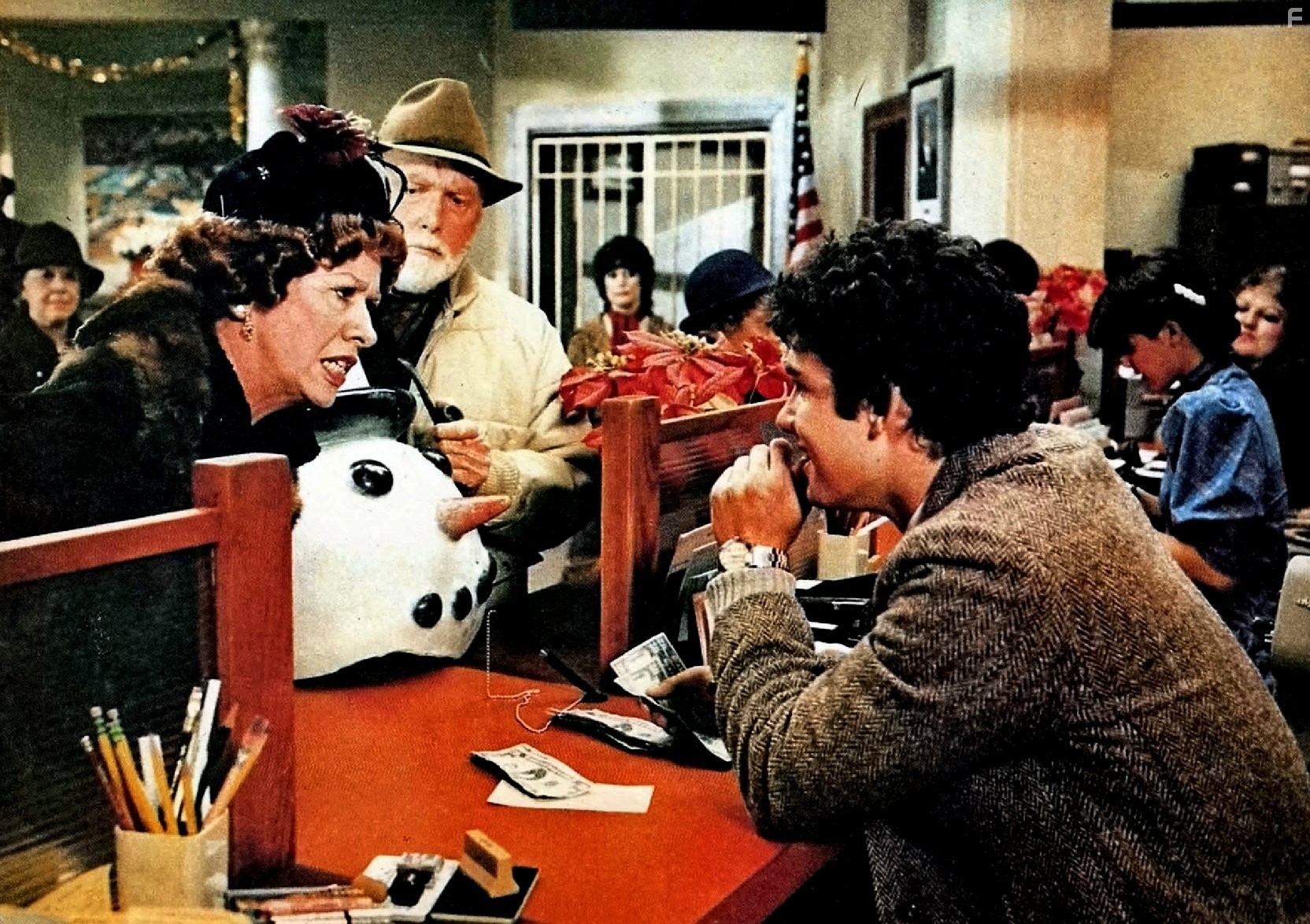 Phoebe Cates, Harry Carey Jr., Zach Galligan, Donald Elson, and Polly Holliday in Гремлины (1984)