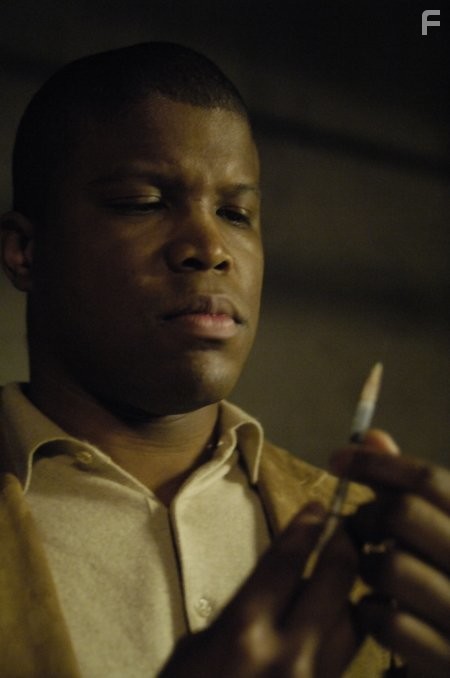 Sharif Atkins in Чeтыре тысячи четыреста (2004)