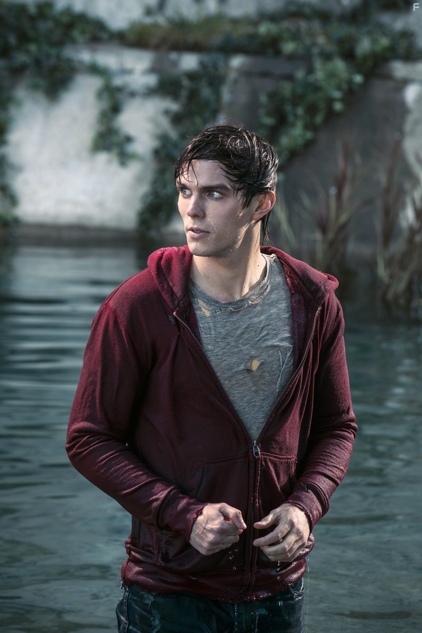 Nicholas Hoult in Тепло наших тел (2013)