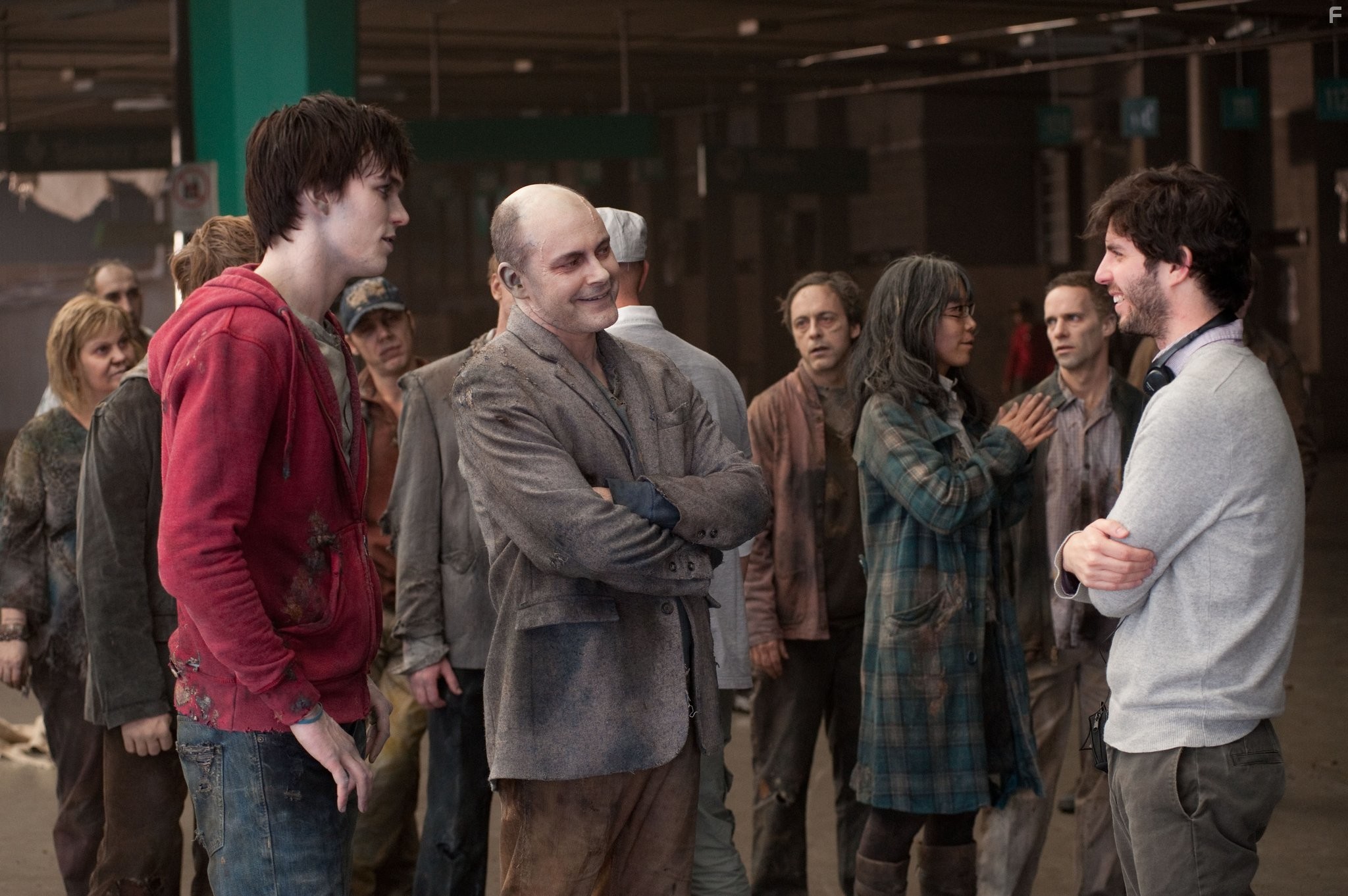 Nicholas Hoult, Rob Corddry, and Jonathan Levine in Тепло наших тел (2013)