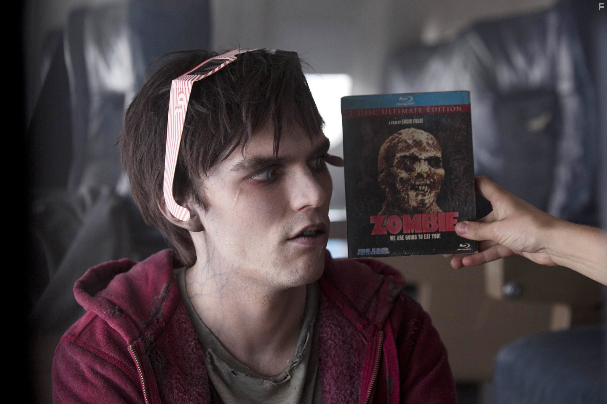 Nicholas Hoult in Тепло наших тел (2013)