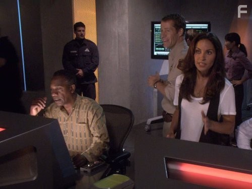 Colin Ferguson, Joe Morton, and Salli Richardson-Whitfield in Эврика (2006)