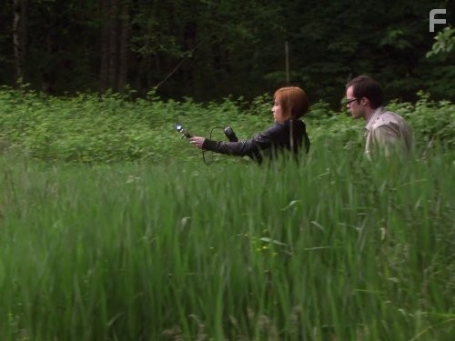 Neil Grayston and Allison Scagliotti in Эврика (2006)