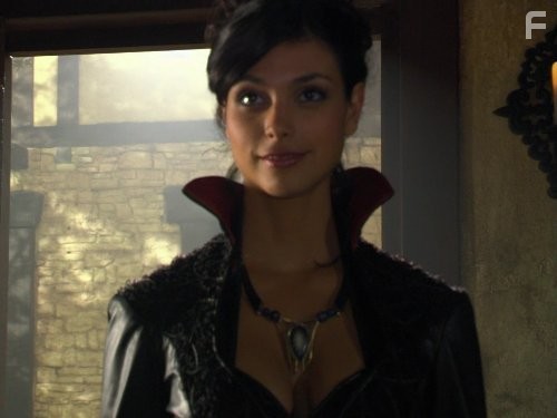 Morena Baccarin in Звёздные врата: ЗВ-1 (1997)