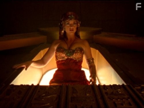 Suanne Braun in Звёздные врата: ЗВ-1 (1997)