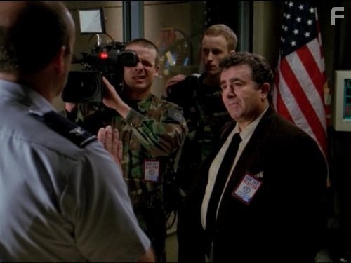 Saul Rubinek in Звёздные врата: ЗВ-1 (1997)