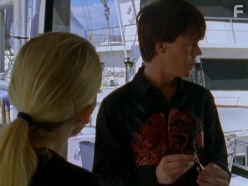 Lara Cox and Burgess Abernethy in H2O: Просто добавь воды (2006)