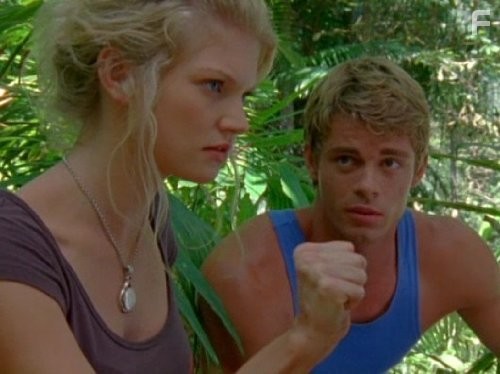 Luke Mitchell and Cariba Heine in H2O: Просто добавь воды (2006)