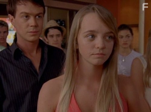 Burgess Abernethy, Phoebe Tonkin, and Cleo Massey in H2O: Просто добавь воды (2006)