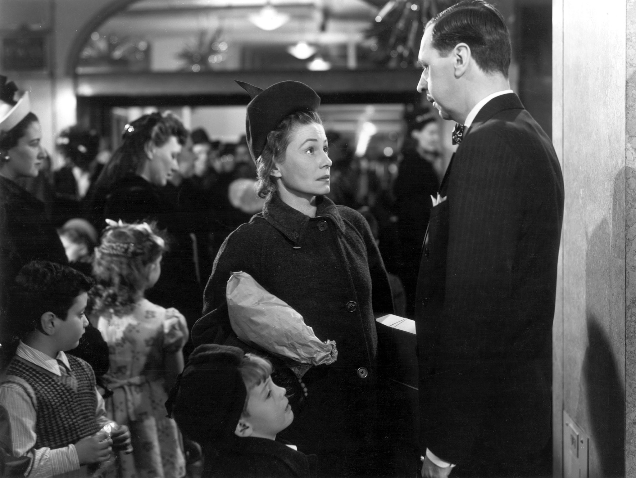 Thelma Ritter and Anthony Sydes in Чyдо на 34-й улице (1947)