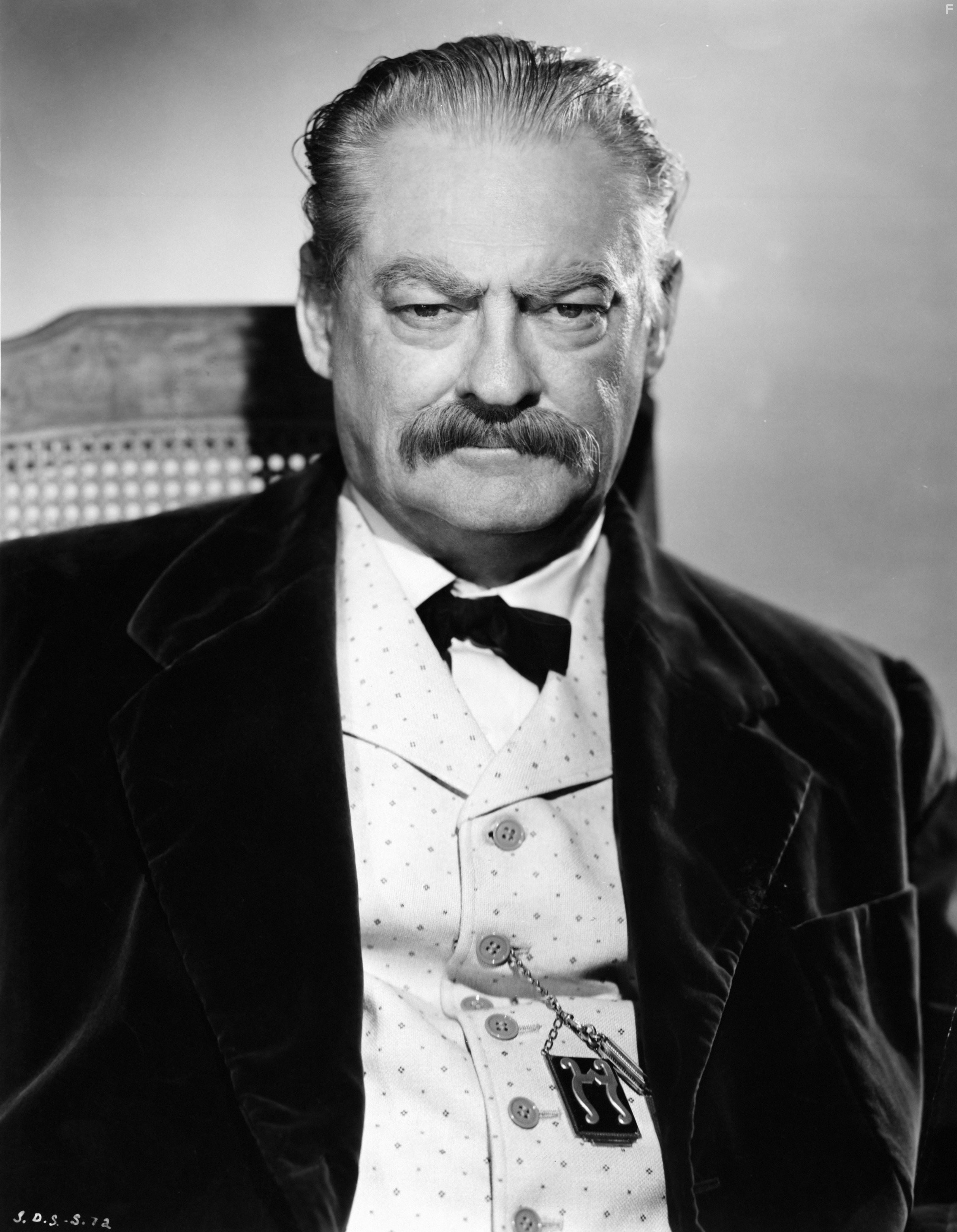 Lionel Barrymore in Дуэль под солнцем (1946)