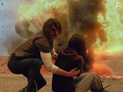 Robert Carlyle and Jennifer Spence in Звёздные врата: Вселенная (2009)