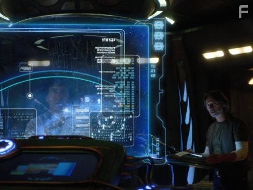 Robert Carlyle and Peter Kelamis in Звёздные врата: Вселенная (2009)