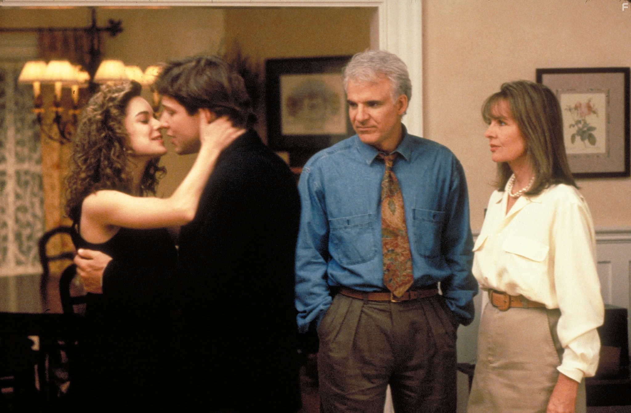 Steve Martin, Diane Keaton, George Newbern, and Kimberly Williams-Paisley in Отец невесты (1991)