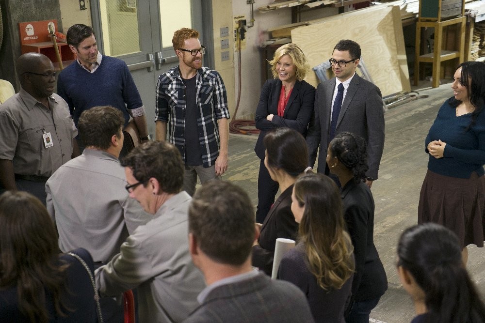 Julie Bowen and Kasey Mahaffy in Американская семейка (2009)