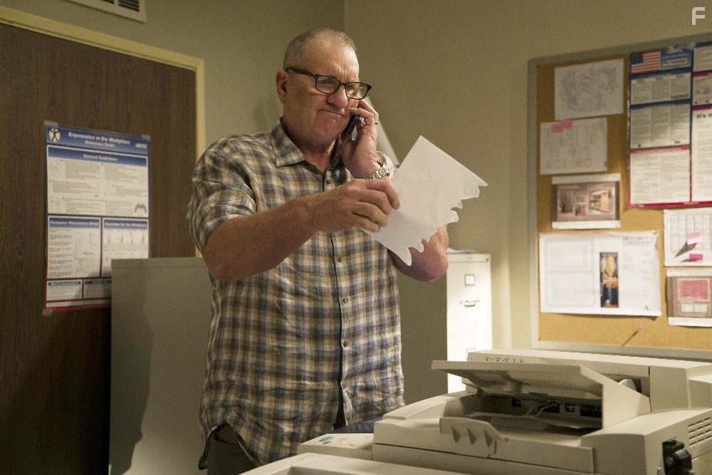 Ed O'Neill in Американская семейка (2009)